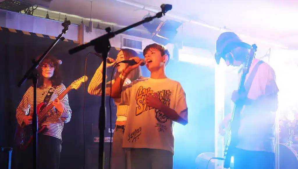 Junge Bands feiern Premiere  beim Affenfest